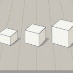 机の上に無地の紙の箱が3つ、左から順に大きくなって横一列に並んでいる。道具が少しずつ増えていく様子を表したアイキャッチ
